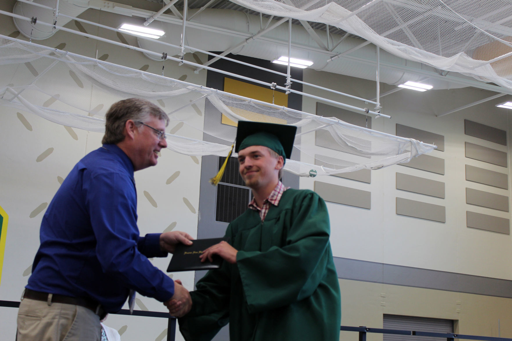 060219-ctzn-news-bd-grad054.jpg